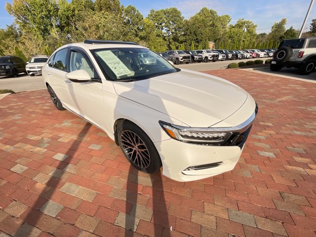 Used 2020 Honda Accord Touring image 38