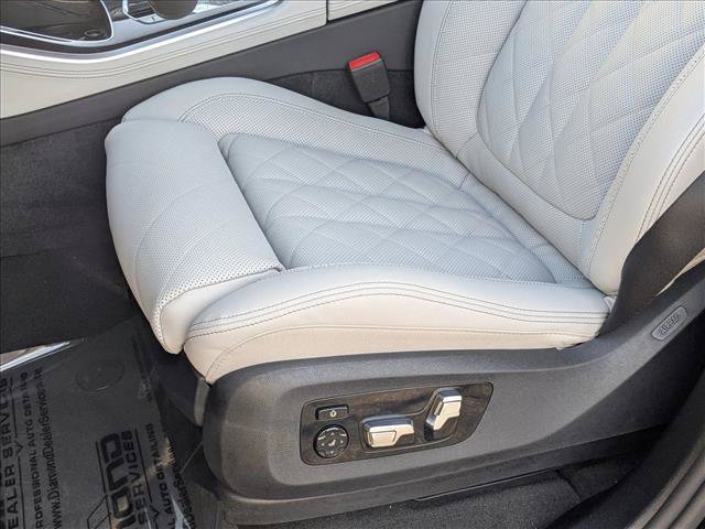 Used 2026 BMW X5 xDrive40i w/ M Sport Package AWD/4WD image 4