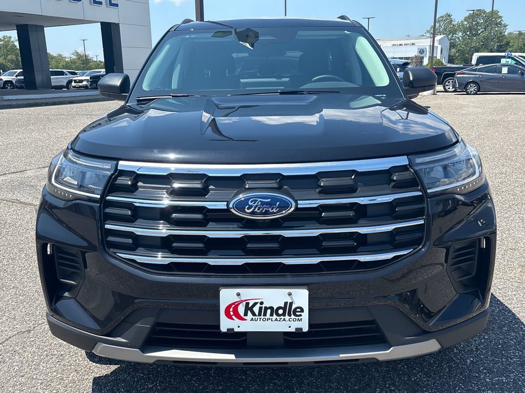 New 2026 Ford Explorer Active AWD/4WD image 2