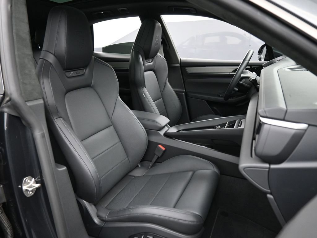 Certified 2024 Porsche Macan Turbo Electric image 32