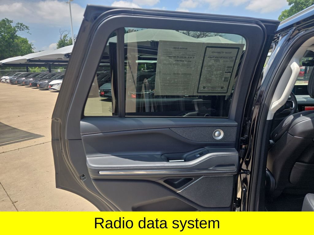 Used 2026 Lincoln Navigator Reserve AWD/4WD image 13