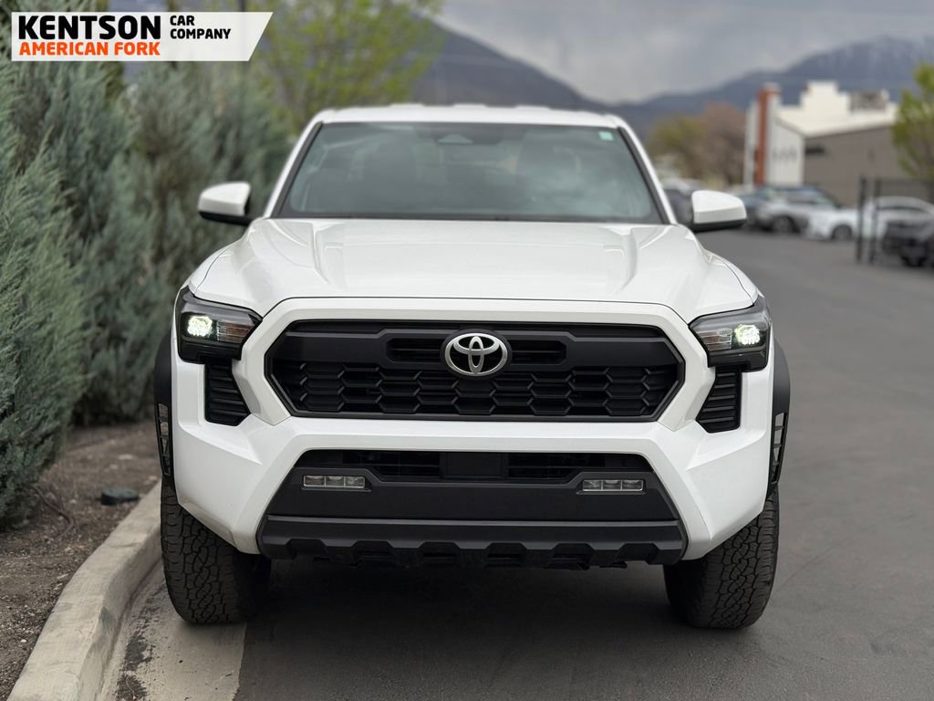 Used 2025 Toyota Tacoma TRD Off-Road image 2