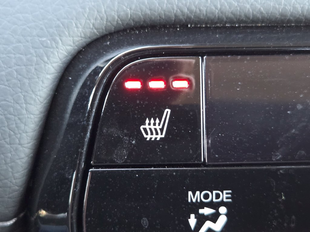 Certified 2025 Honda Pilot Touring image 9