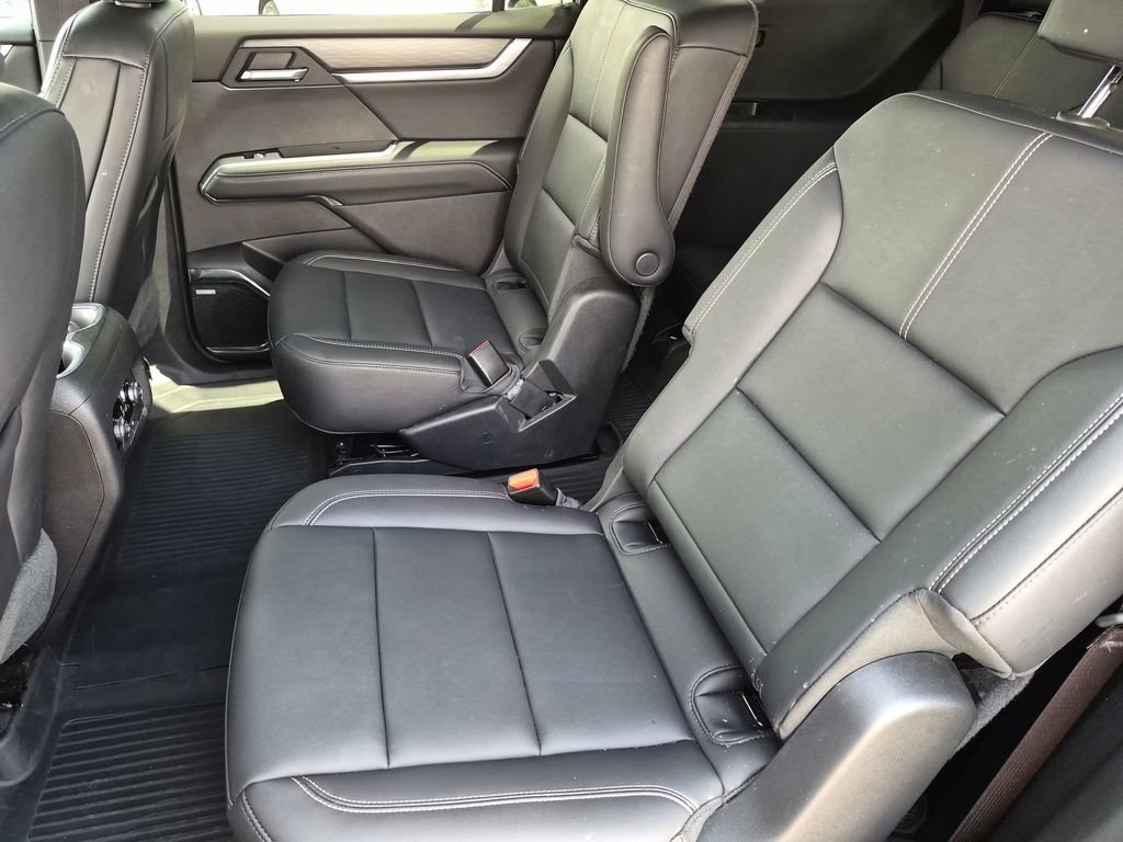 Used 2025 GMC Acadia Elevation w/ Elevation Premium Package AWD/4WD image 28