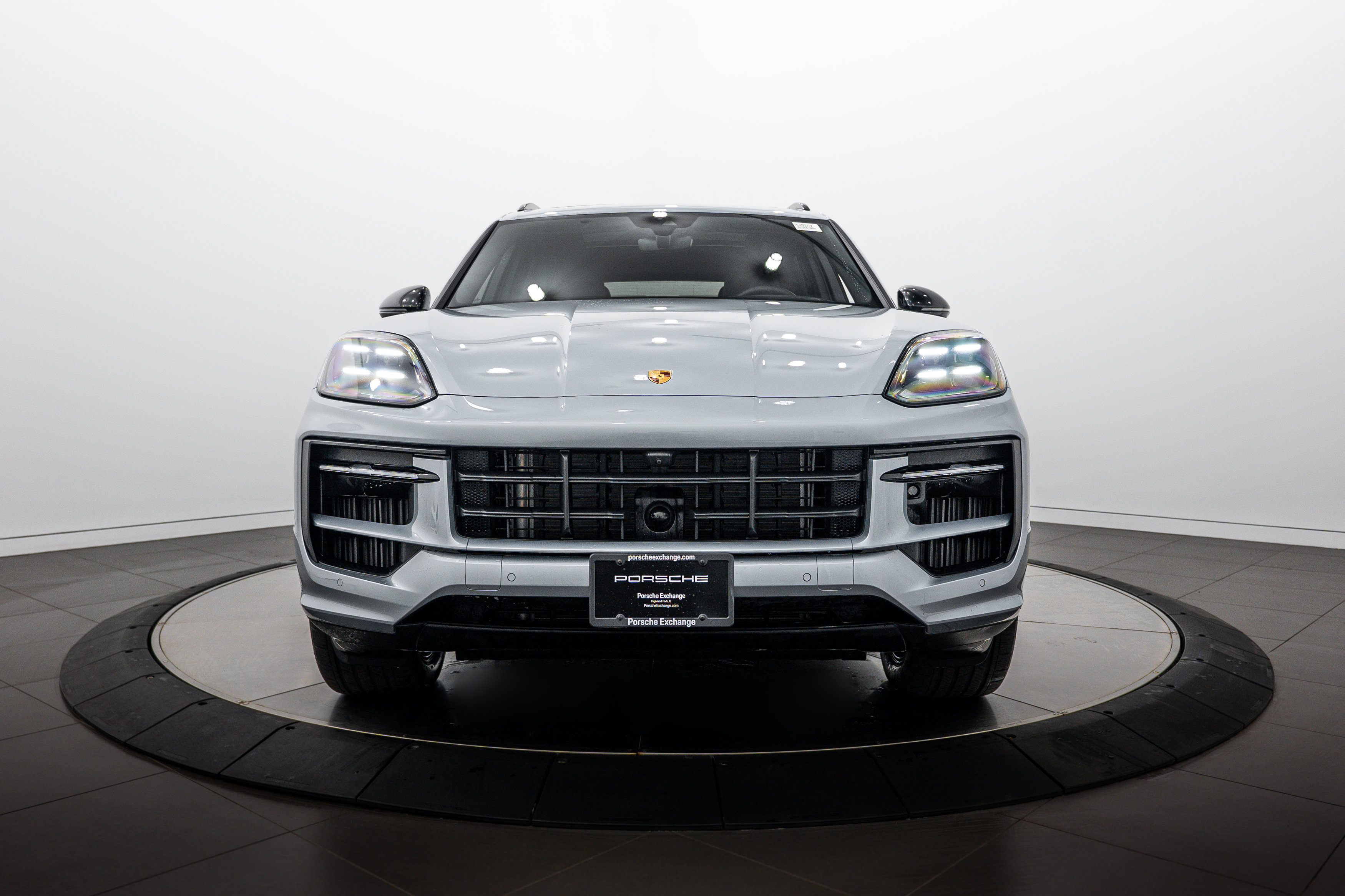 Certified 2026 Porsche Cayenne AWD/4WD image 10