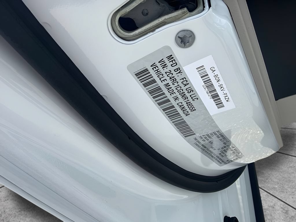 Used 2022 Chrysler Voyager LX FWD image 22
