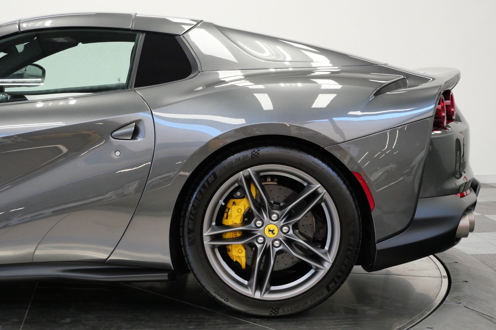 Used 2021 Ferrari 812 GTS RWD image 52