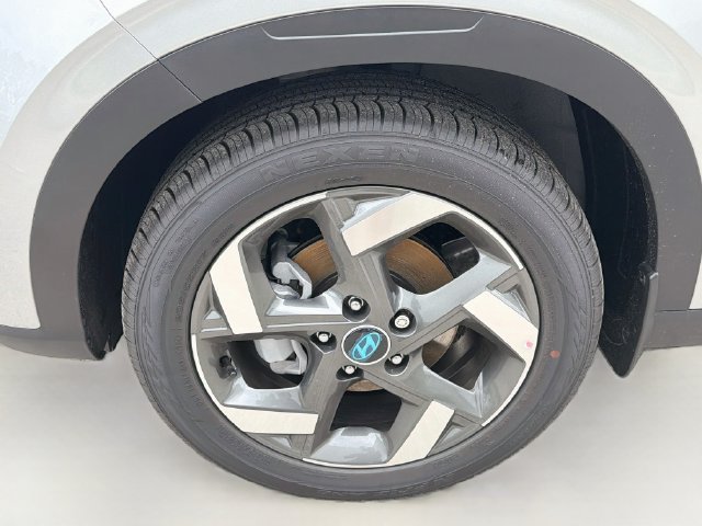 New 2026 Hyundai Venue SEL FWD image 32