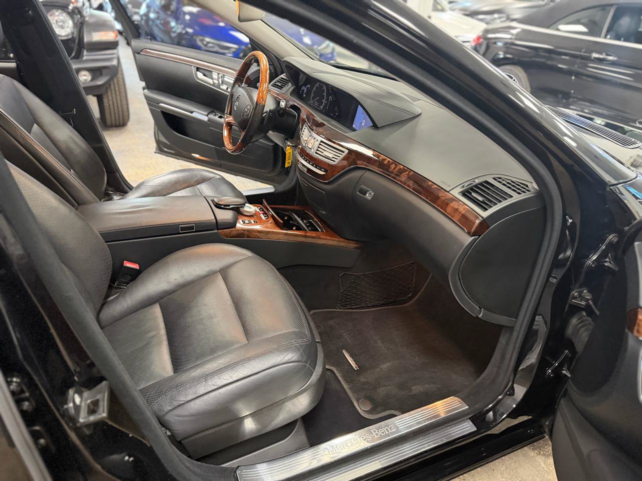 Used 2010 Mercedes-Benz S 550 4MATIC image 28