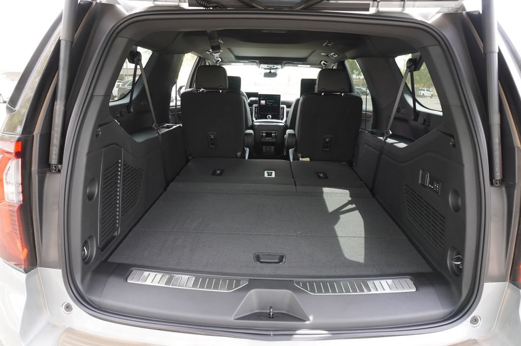 New 2026 GMC Yukon XL Denali w/ Denali Reserve Package AWD/4WD image 8