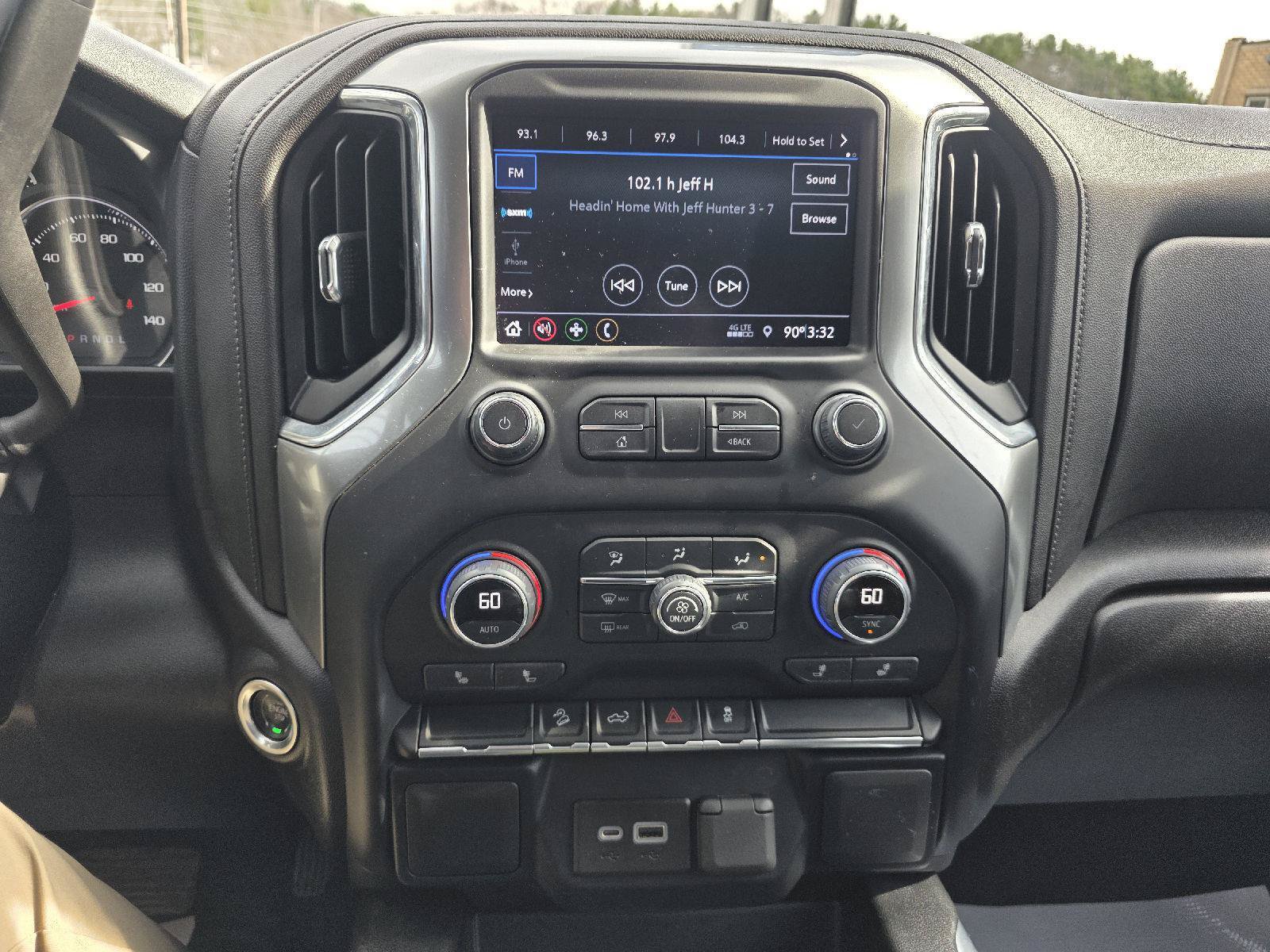 Used 2022 Chevrolet Silverado 1500 LT Trail Boss w/ Bed Protection Package AWD/4WD image 15