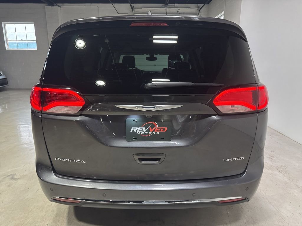 Used 2017 Chrysler Pacifica Limited w/ UConnect Theater Package image 6