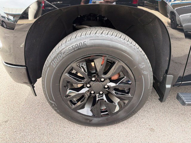 Used 2024 Chevrolet Silverado 1500 Custom AWD/4WD image 27