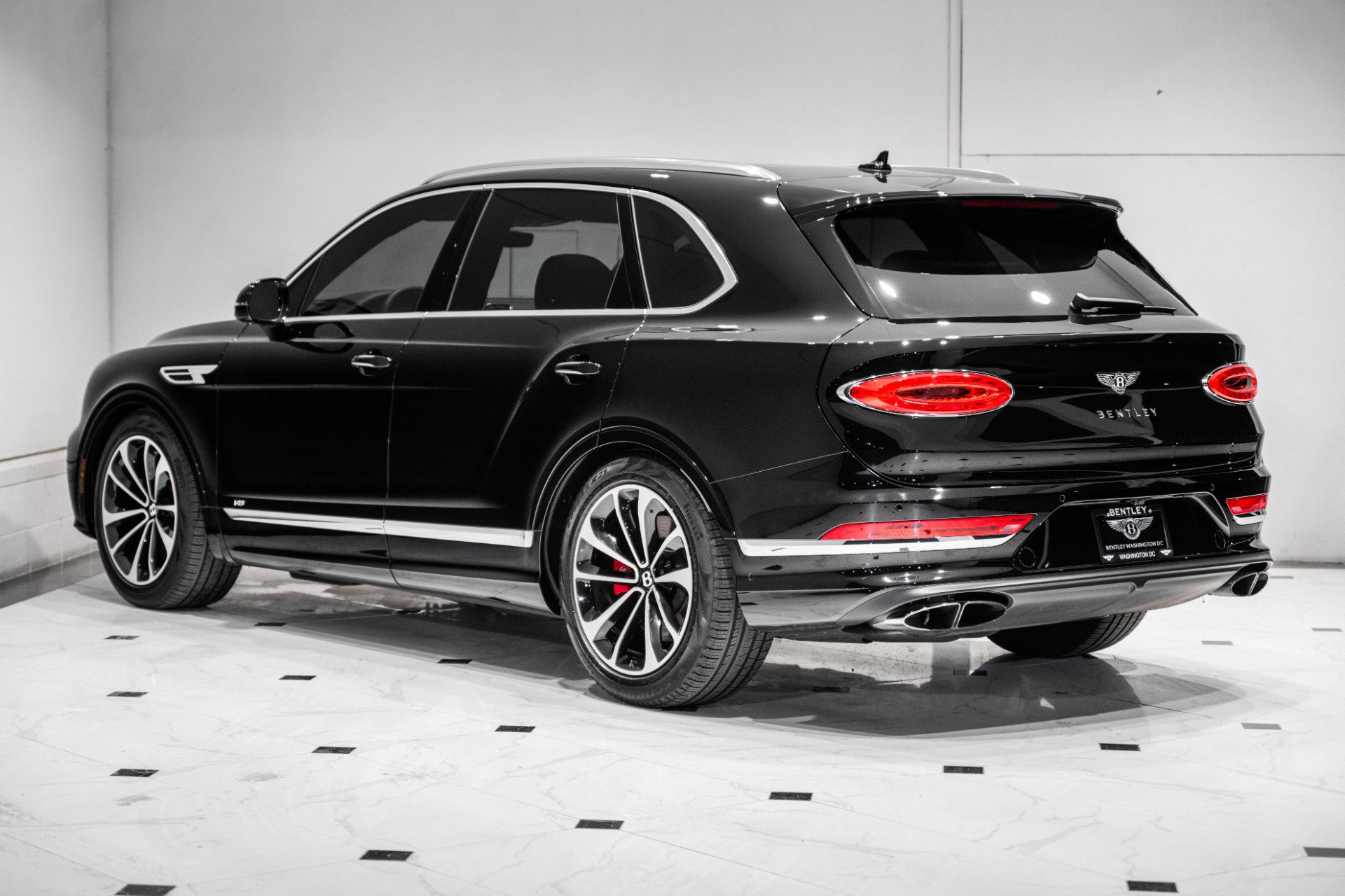 Used 2022 Bentley Bentayga image 3