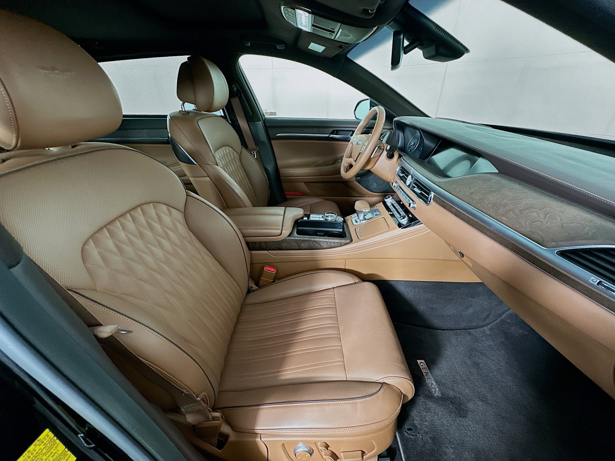 Used 2022 Genesis G90 3.3T Premium RWD image 33