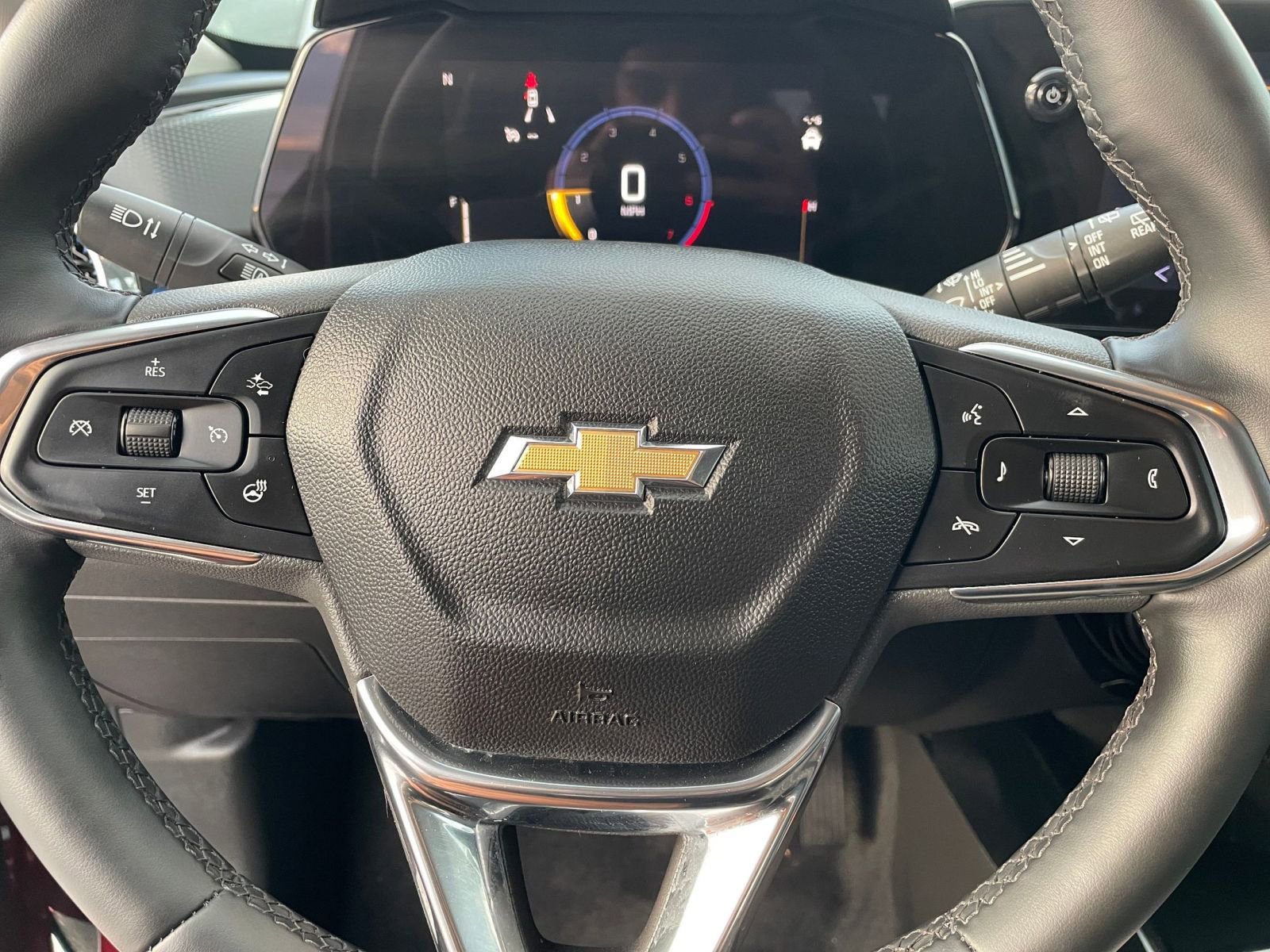 Used 2025 Chevrolet Trax LT w/ LT Convenience Package image 28