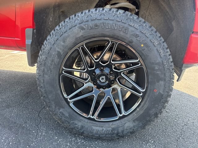 Used 2022 Chevrolet Silverado 1500 Custom w/ LPO, Dark Essentials Package AWD/4WD image 28