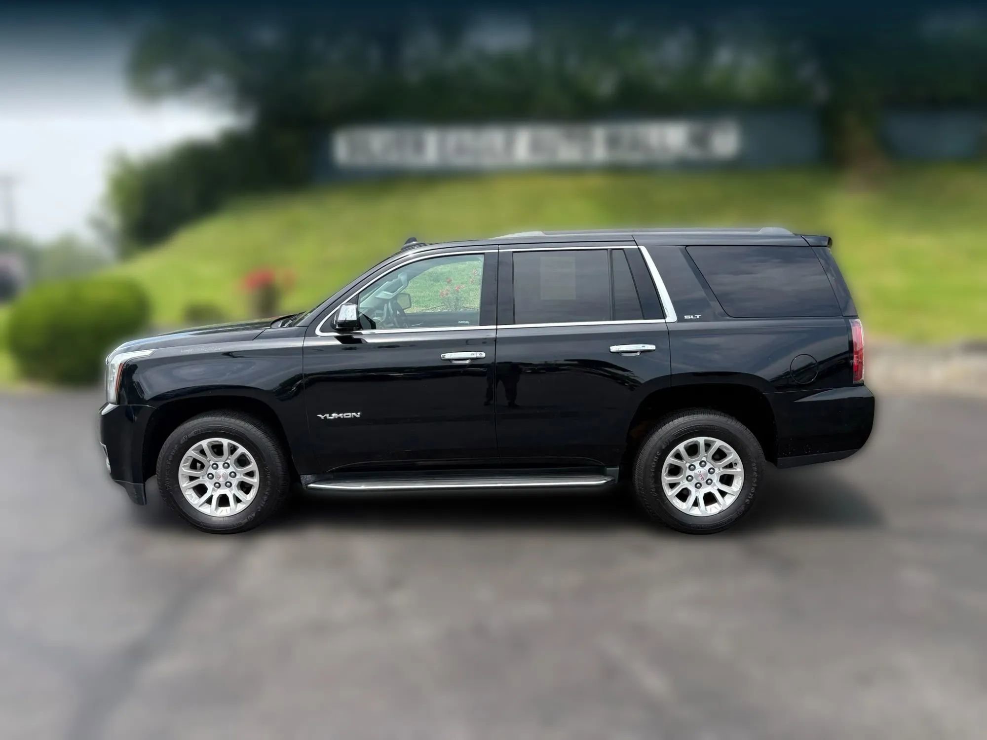 Used 2016 GMC Yukon SLT image 1