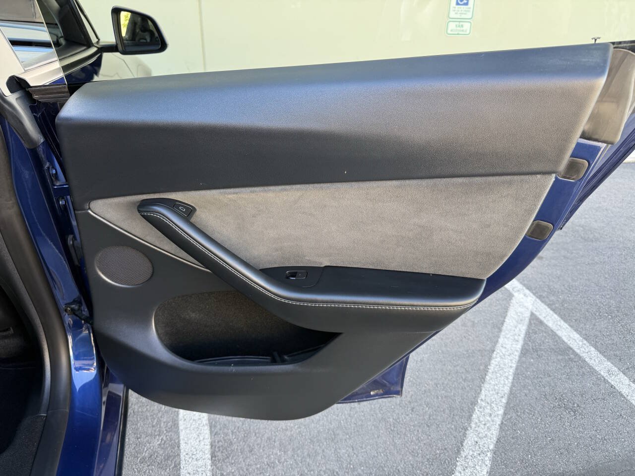 Used 2023 Tesla Model Y Long Range AWD/4WD image 26