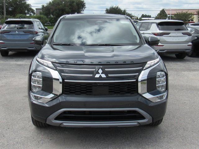 New 2025 Mitsubishi Outlander SE image 7