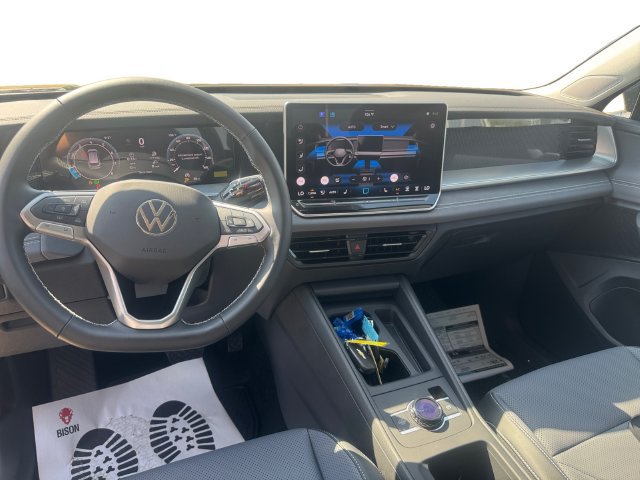 New 2026 Volkswagen Tiguan SE FWD image 10