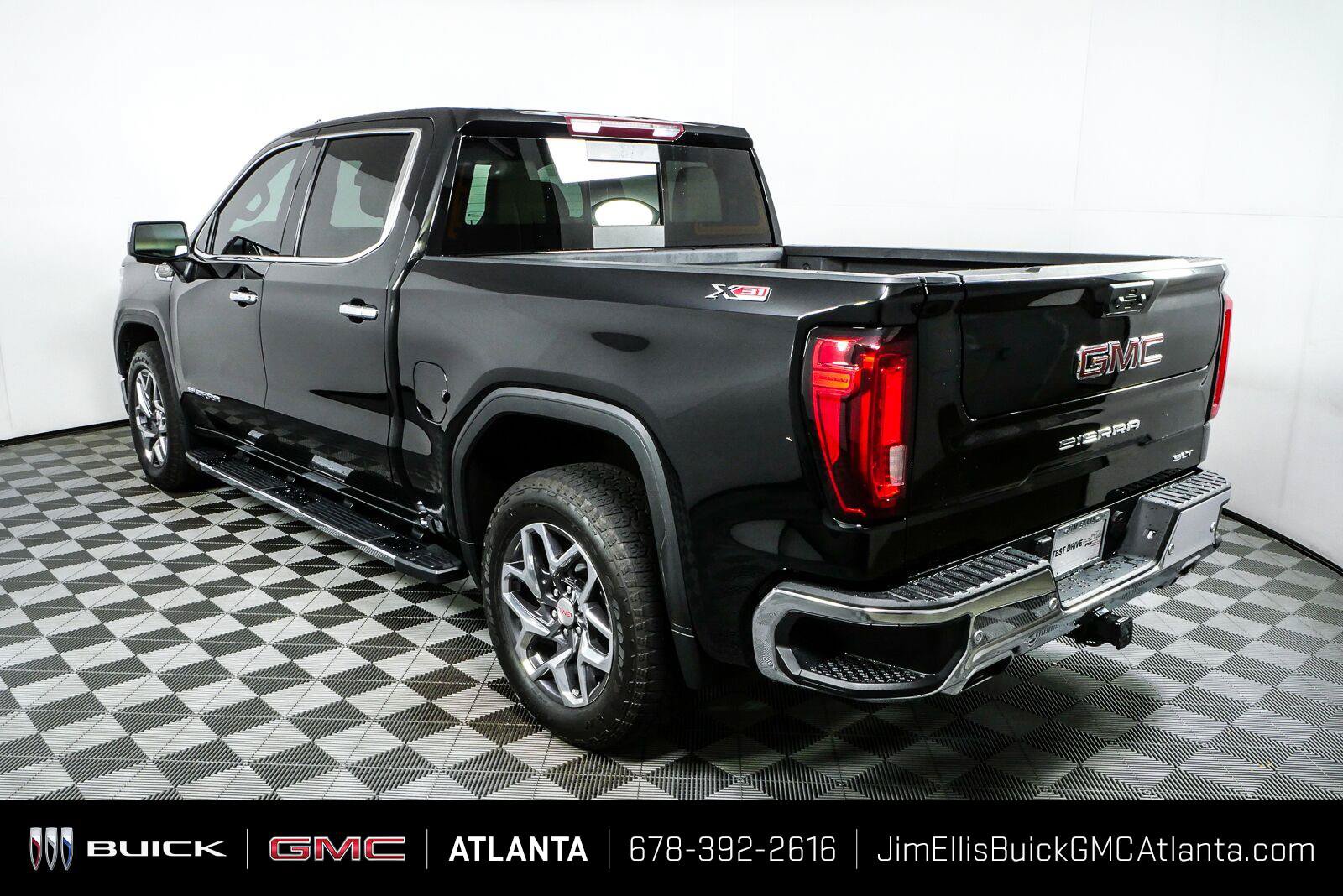 Certified 2024 GMC Sierra 1500 SLT w/ SLT Premium Plus Package AWD/4WD image 29