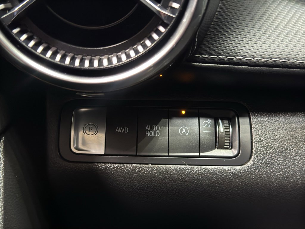 Used 2025 Chevrolet Equinox LT w/ Convenience Package II image 33