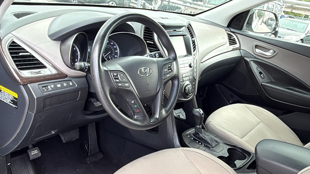 Used 2017 Hyundai Santa Fe SE FWD image 23