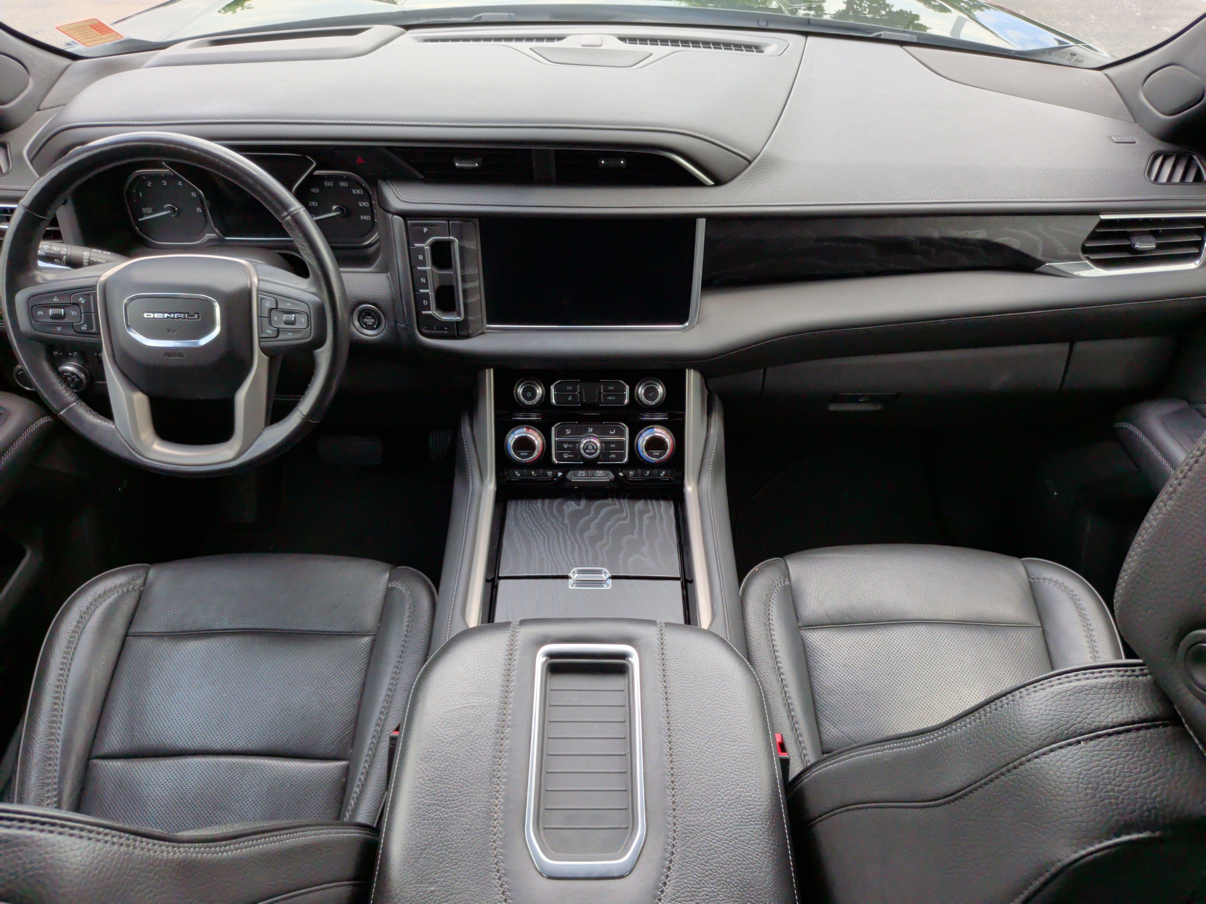 Used 2021 GMC Yukon Denali w/ Denali Premium Package image 33