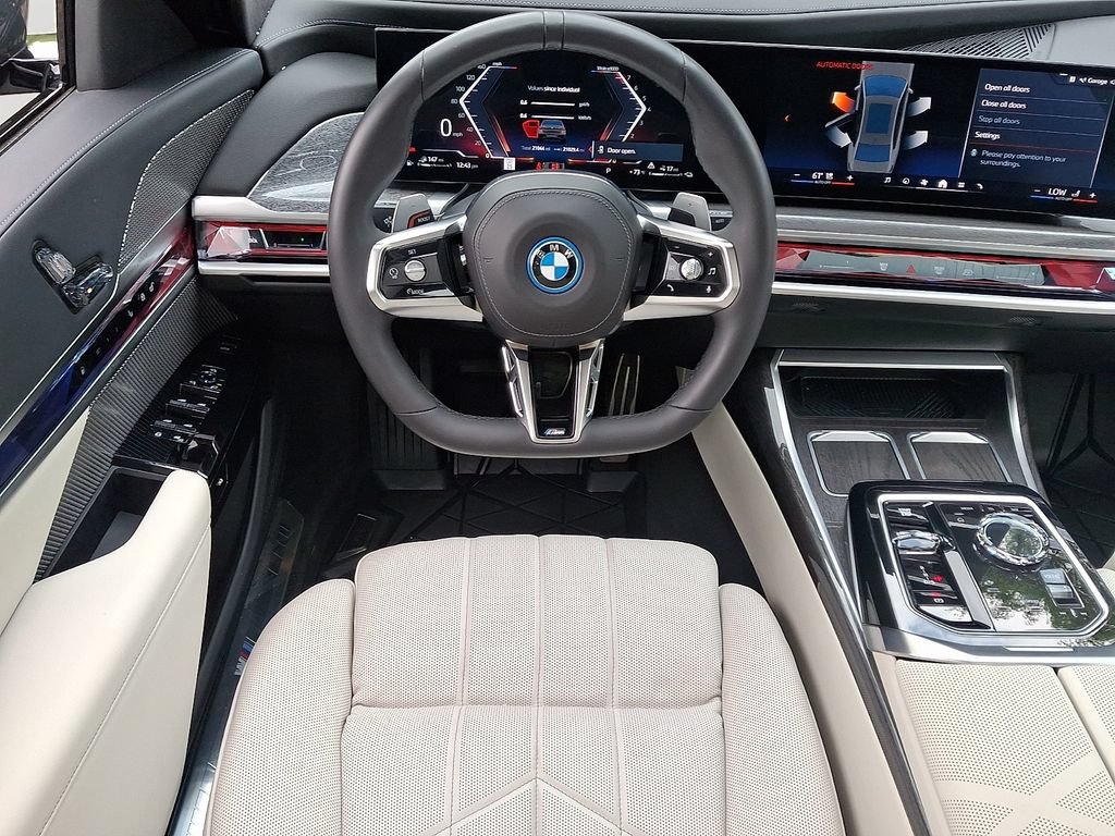 Used 2025 BMW 750e xDrive w/ Executive Package AWD/4WD image 12