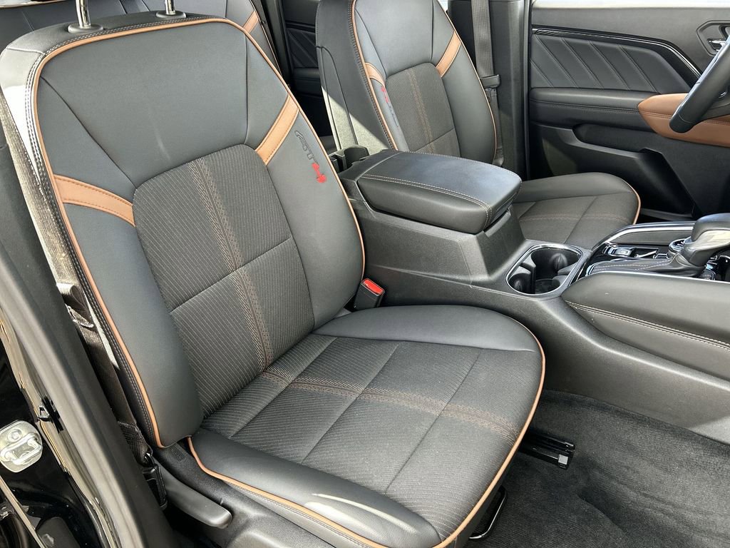 Used 2024 GMC Canyon AT4 w/ Technology Package image 27