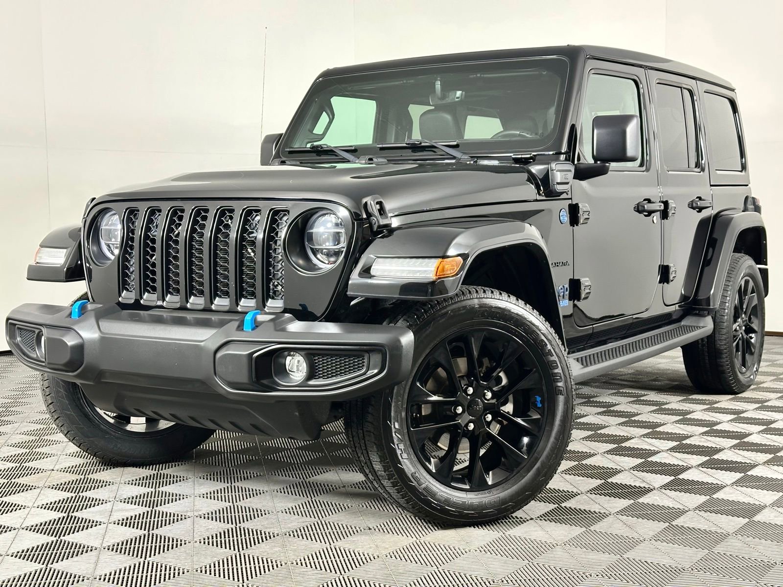 Used 2022 Jeep Wrangler Unlimited Sahara 4xe w/ Cold Weather Group image 43