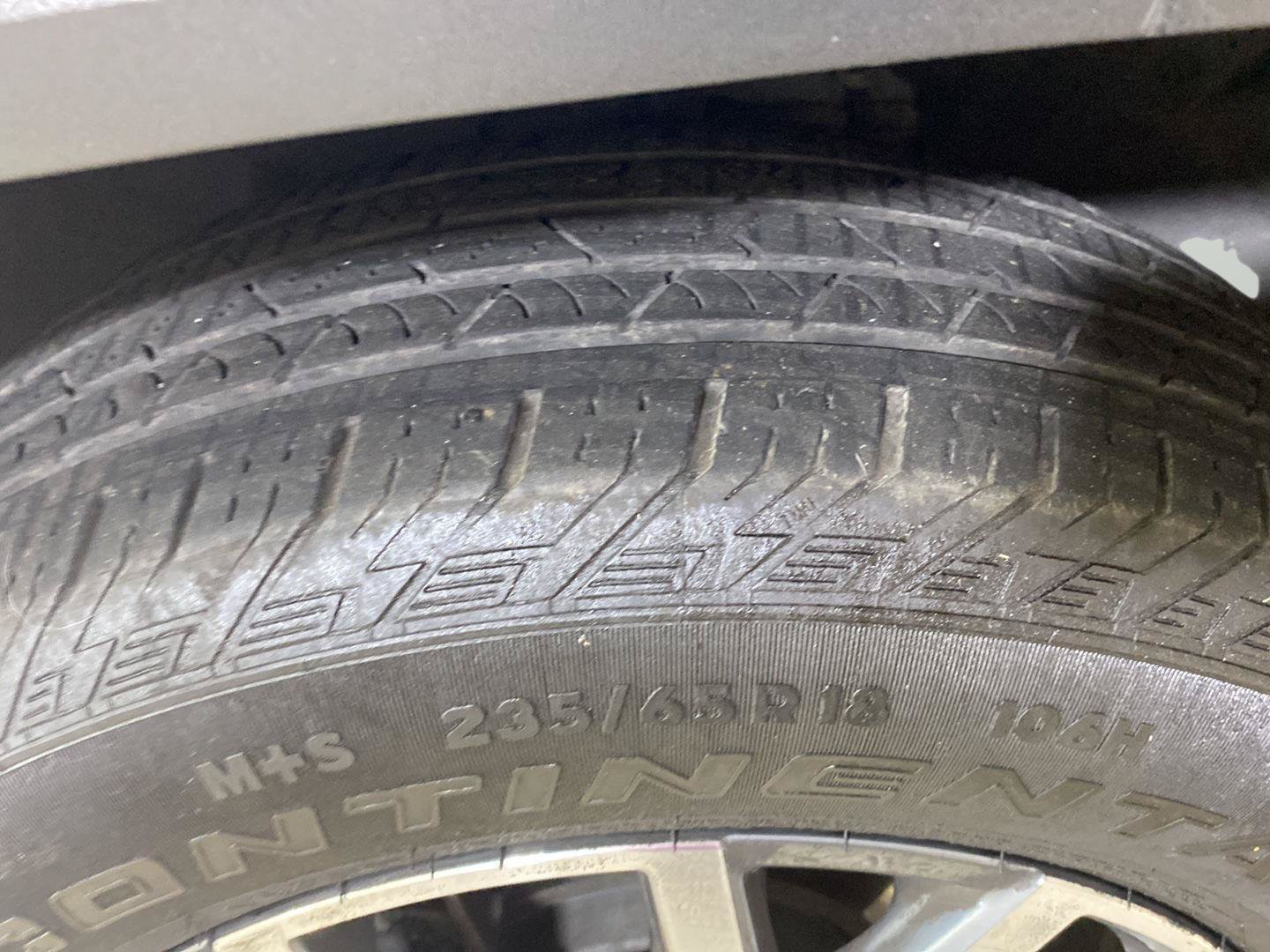 Certified 2023 GMC Acadia SLT w/ LPO, Floor Liner Package FWD image 9