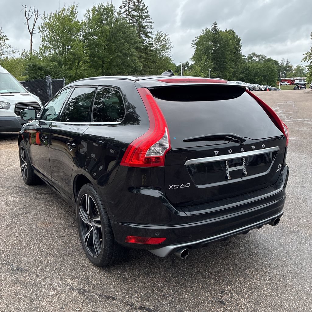 Used 2017 Volvo XC60 T6 R-Design w/ Climate Package AWD/4WD image 4
