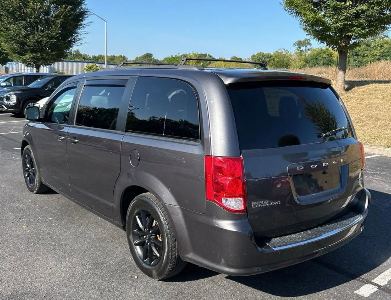 Used 2019 Dodge Grand Caravan GT image 2