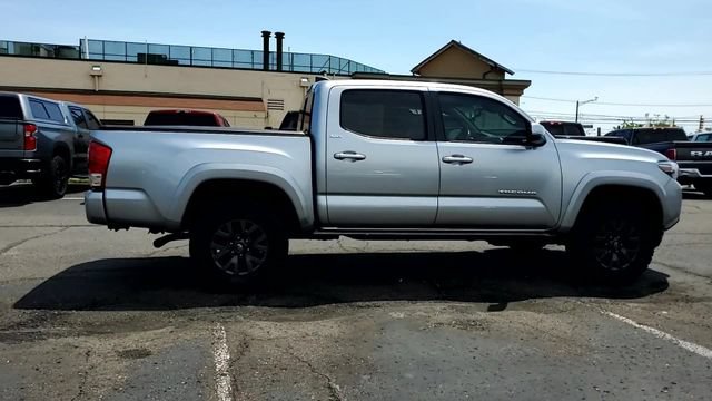 Used 2023 Toyota Tacoma SR5 w/ Technology Package AWD/4WD image 9