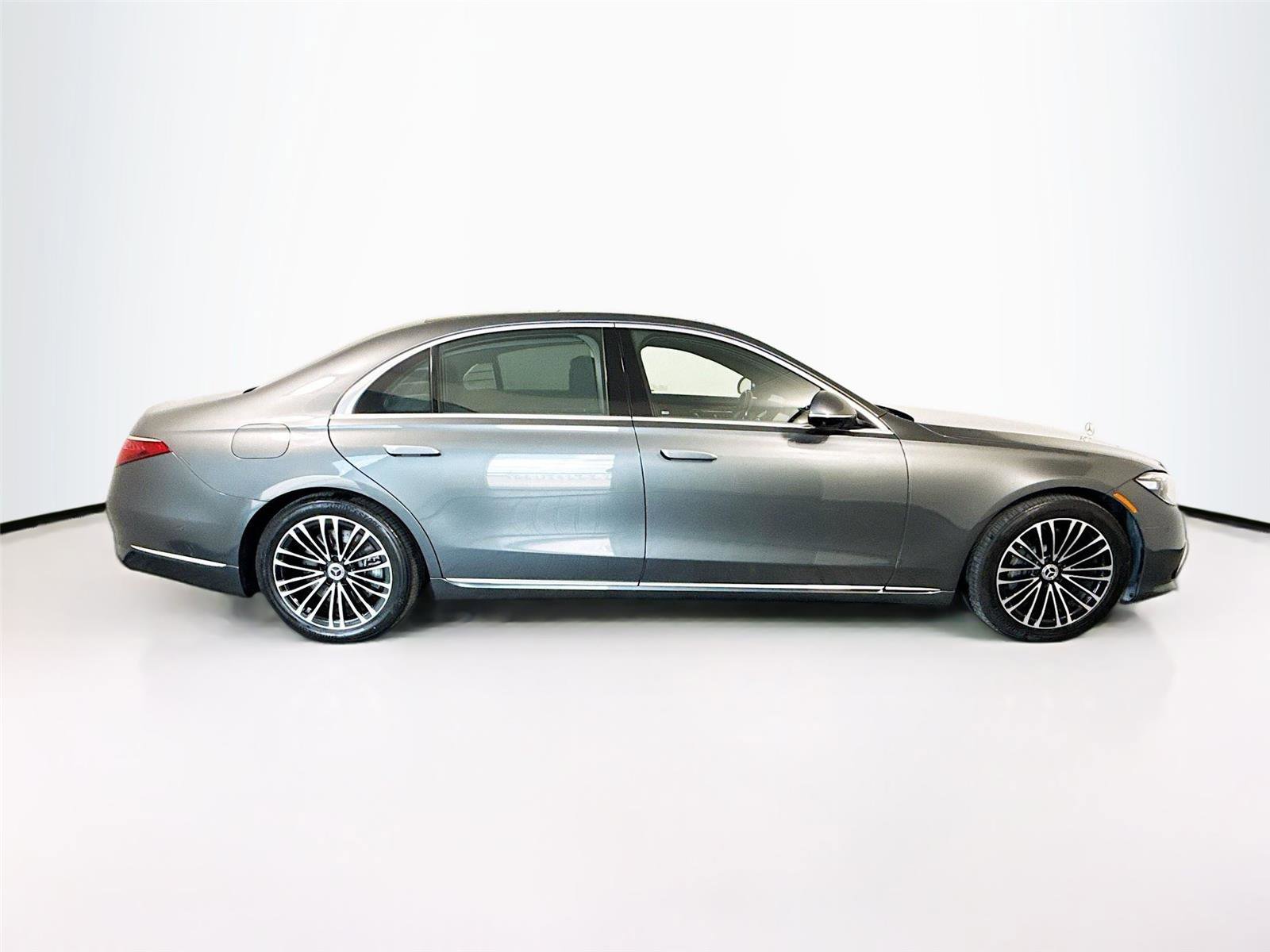 Used 2024 Mercedes-Benz S 580e 4MATIC Sedan image 29