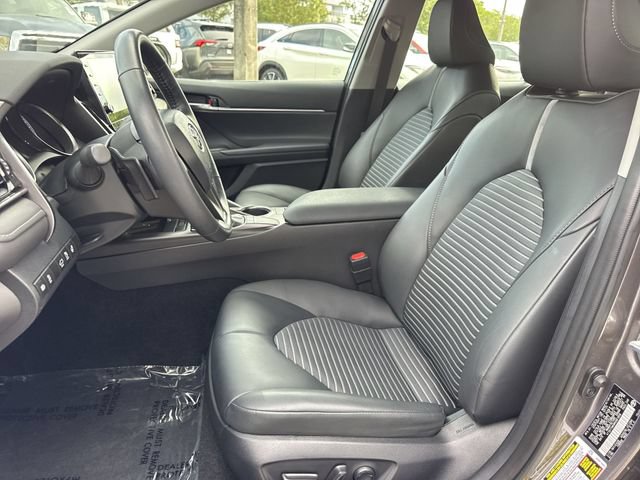 Used 2024 Toyota Camry SE w/ Cold Weather Package FWD image 11