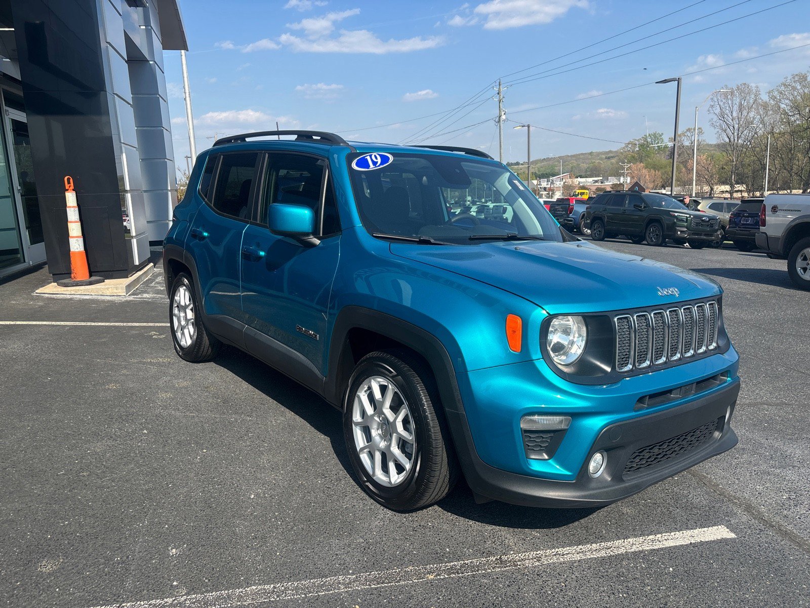 Used 2019 Jeep Renegade Latitude image 4