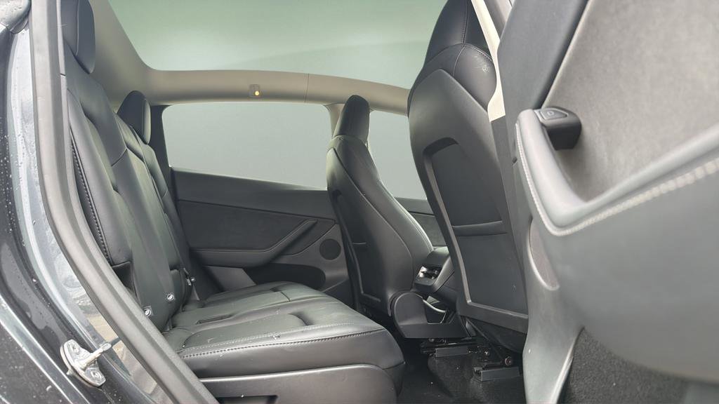 Used 2025 Tesla Model Y Long Range image 20