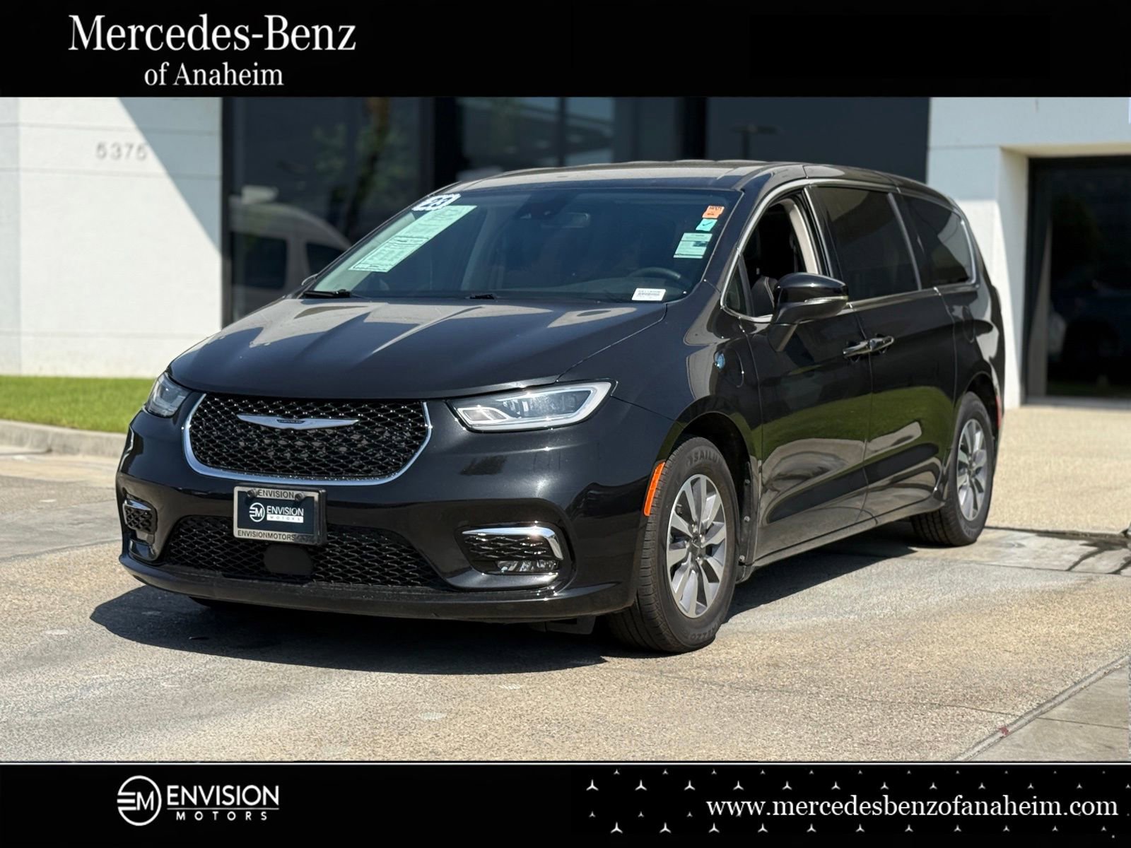 Used 2023 Chrysler Pacifica Touring-L