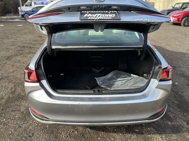 Certified 2024 Lexus ES 300h w/ Luxury Package image 10