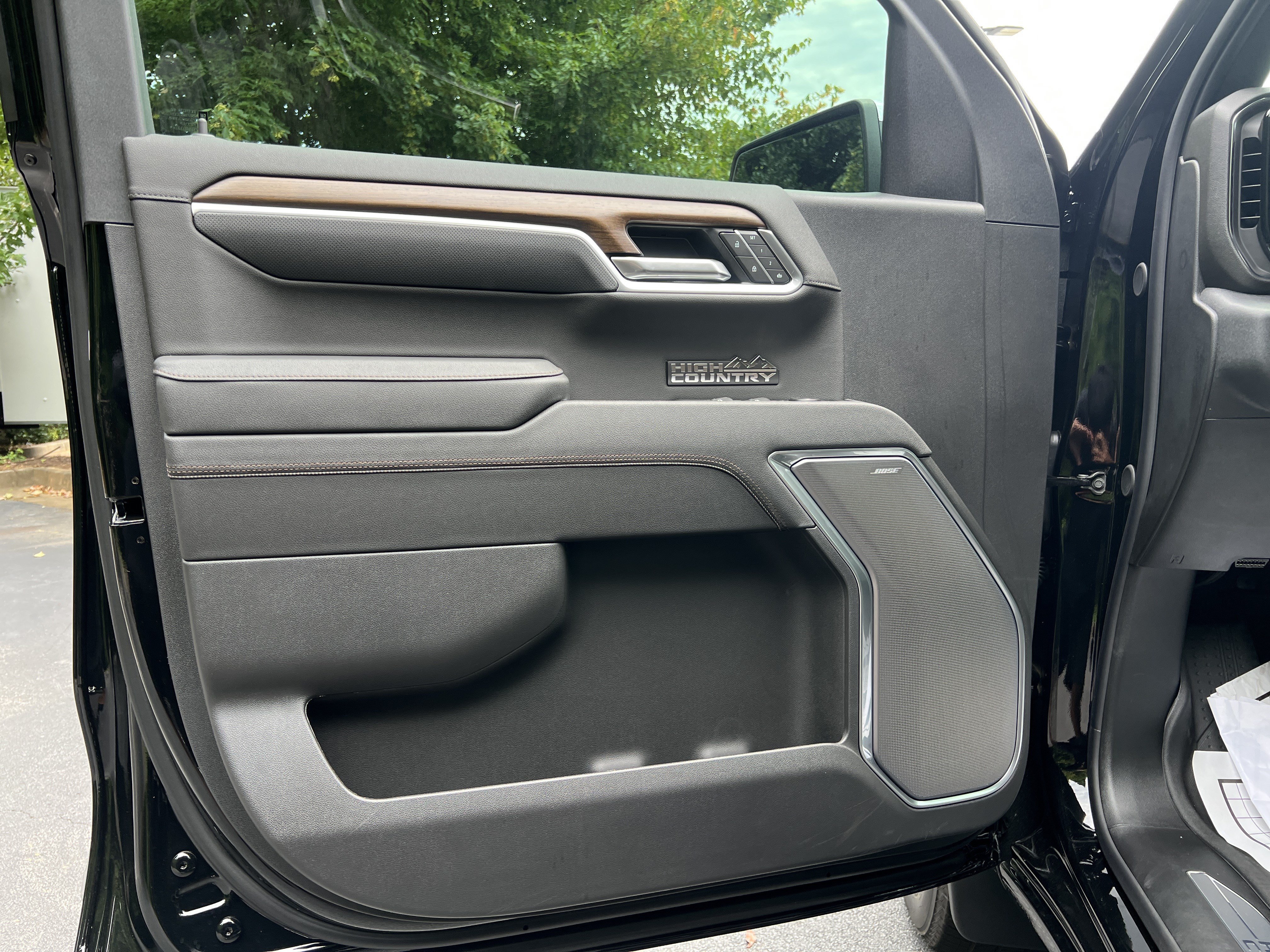 New 2026 Chevrolet Silverado 1500 High Country AWD/4WD image 15