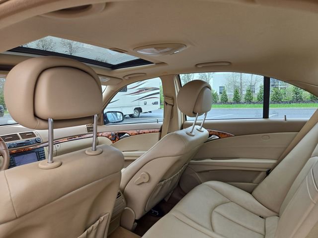 Used 2008 Mercedes-Benz E 350 4MATIC Sedan image 29