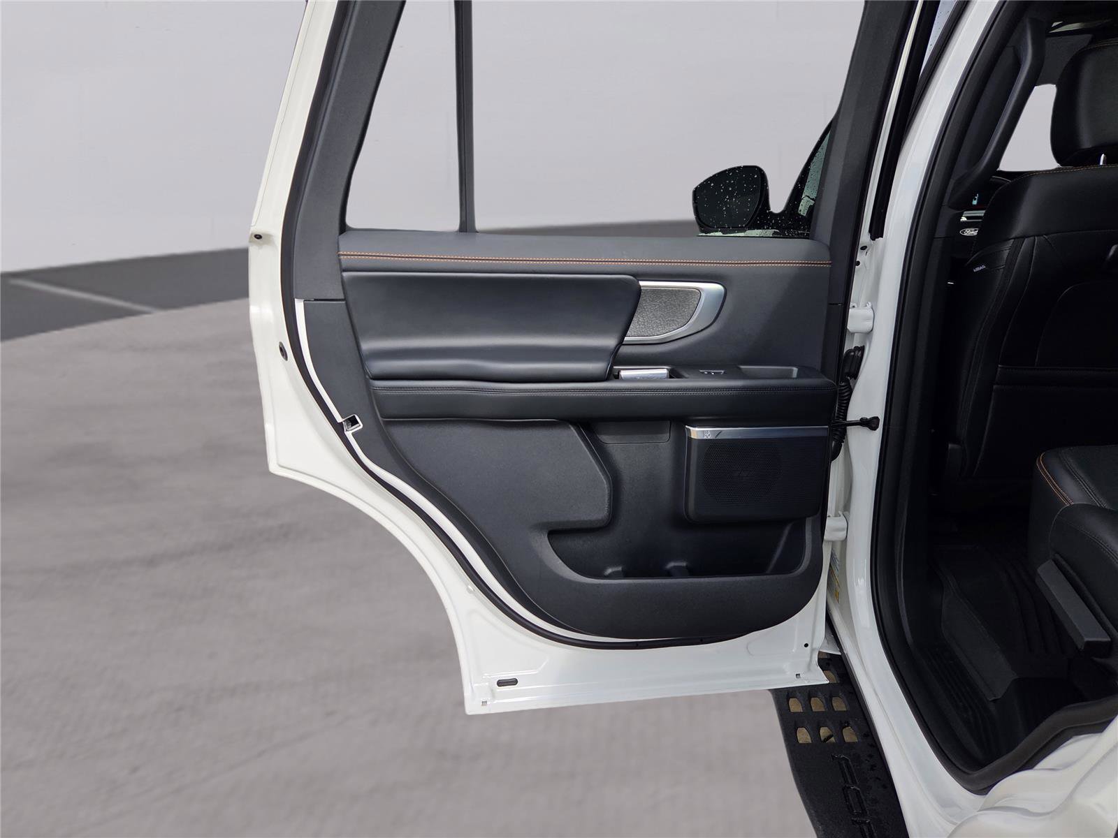 Used 2025 Ford Expedition Tremor image 28