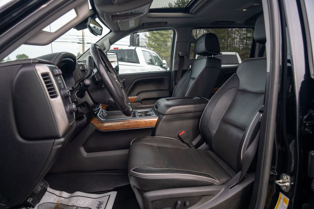 Used 2019 Chevrolet Silverado 2500 High Country w/ Duramax Plus Package image 23