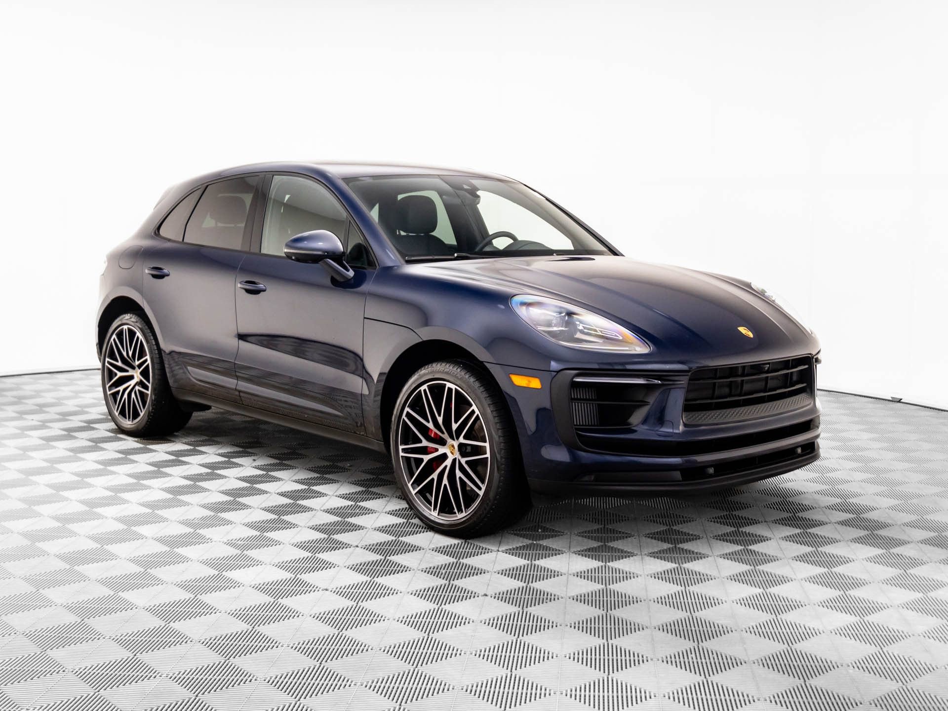Certified 2022 Porsche Macan S image 6
