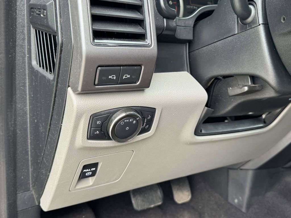 Used 2020 Ford F150 XLT w/ XTR Package image 10