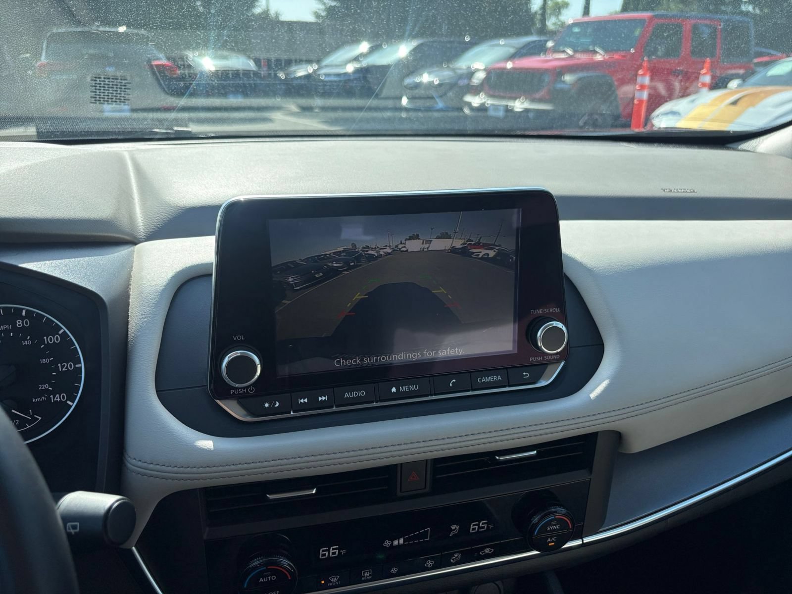 Used 2025 Nissan Rogue SV FWD image 25