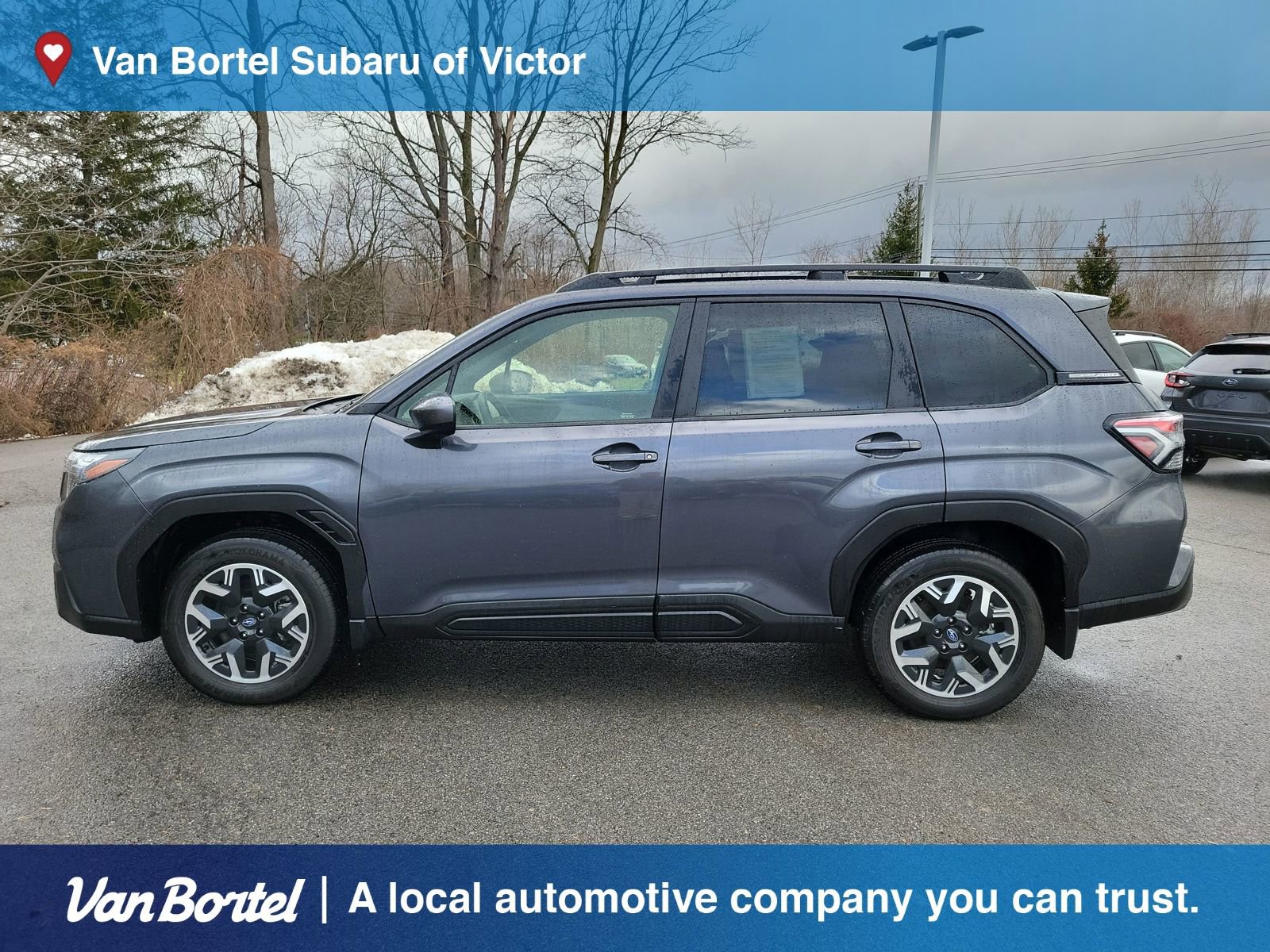 Used 2025 Subaru Forester Premium image 2